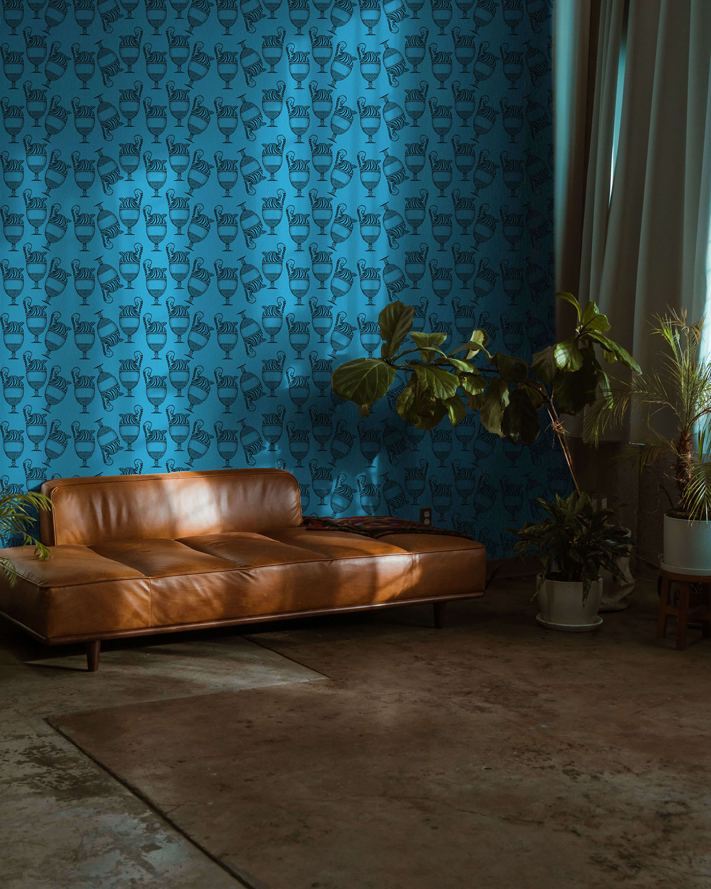 Wallpaper-Fontana-Azzurro-acquamarina-MaVoix-back-sofa-living-decor