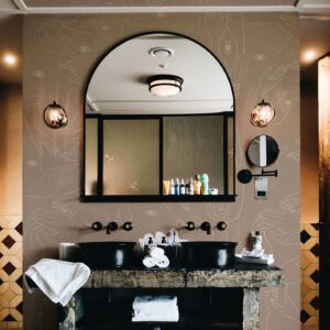 Uno-Nessuno-Beige-soft-MaVoix-wallpaper-collection-essential-bathroom