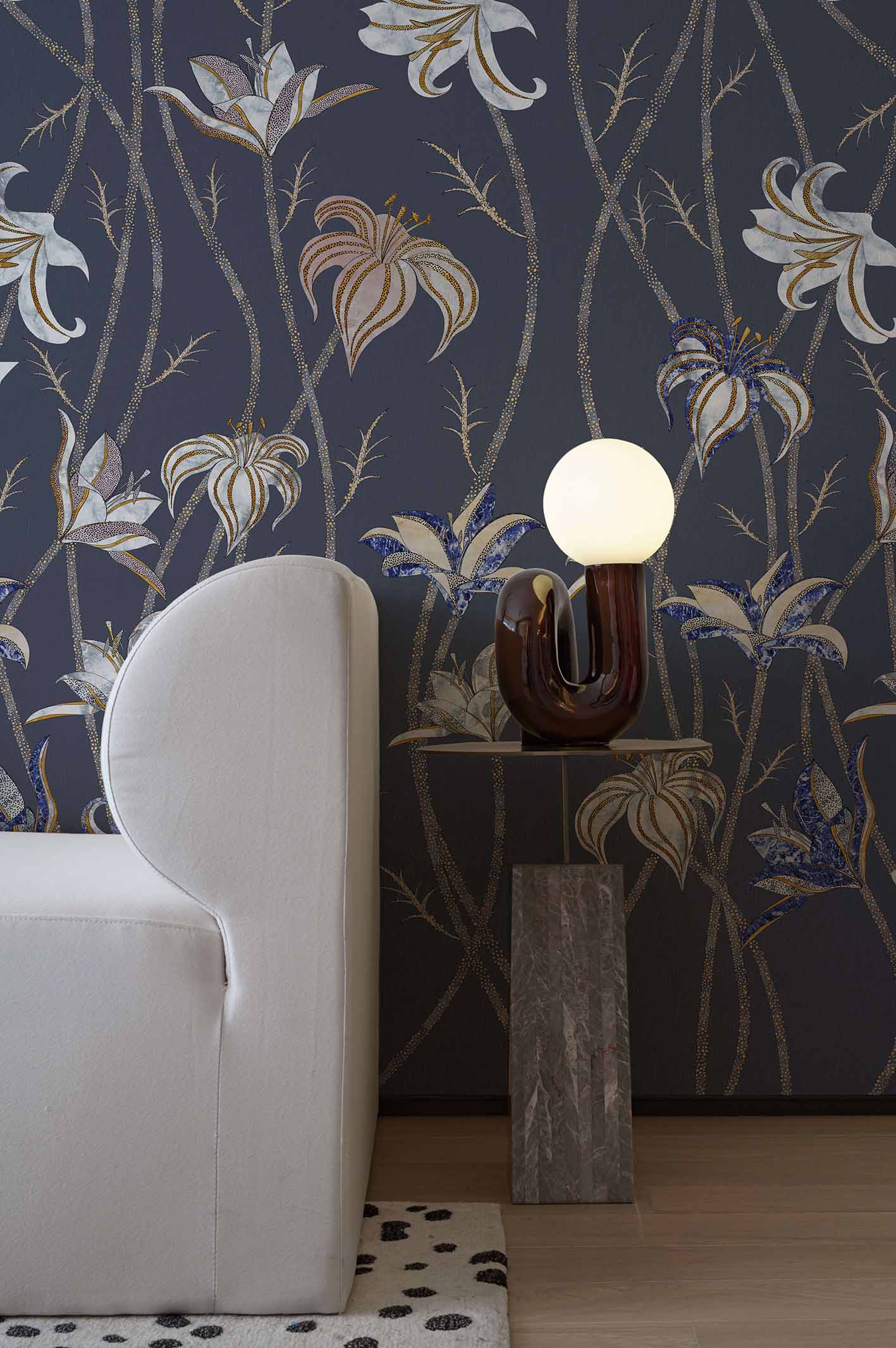 Fiori-Blu-Ardesia-MaVoix-carte-da-parati-wallpaper-home-living-room-corner-Collezione-Racconti
