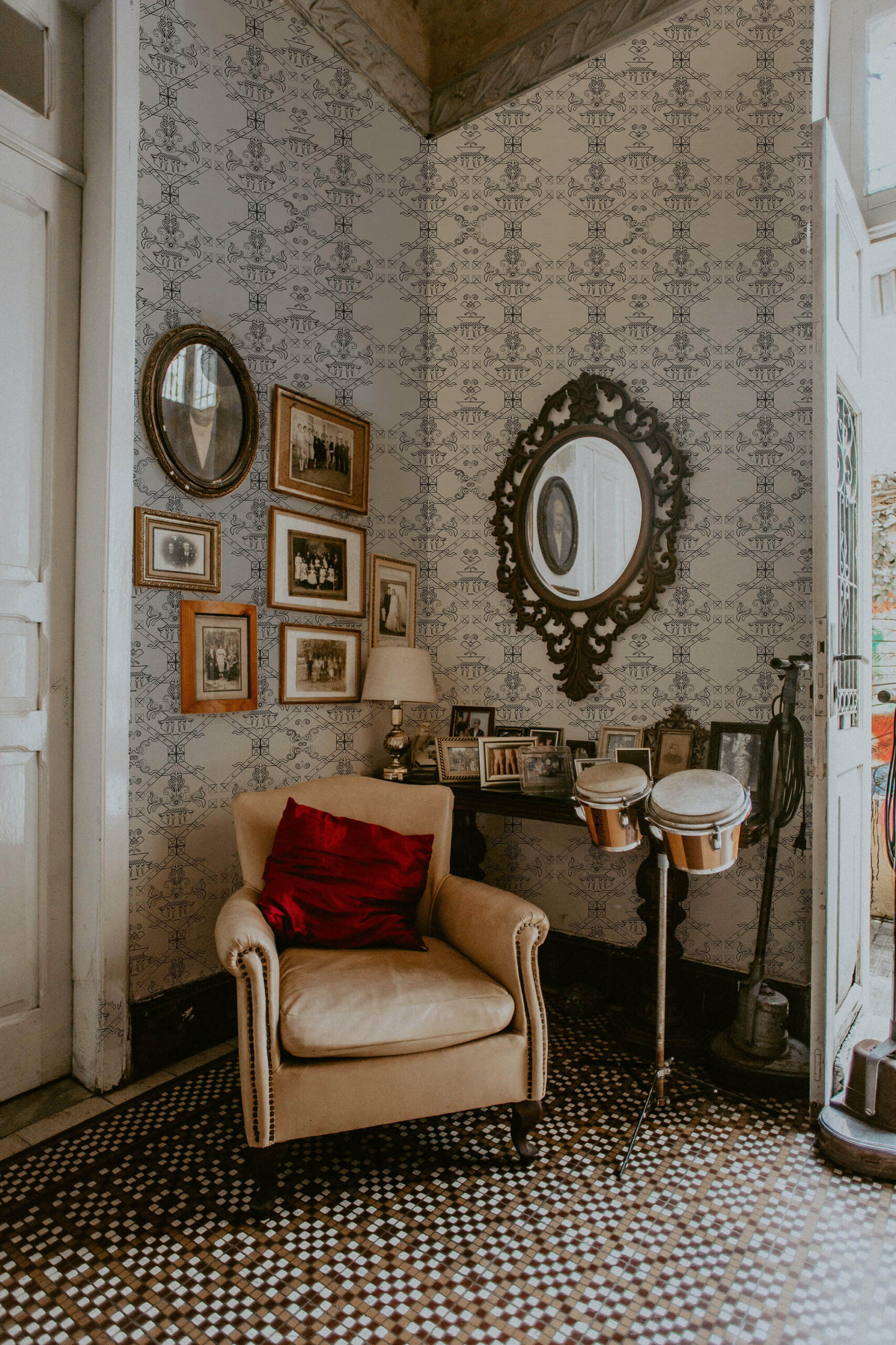 Ricamo-Ecru-Cotone-MaVoix-wallpaper-corner-home-interior-Florence