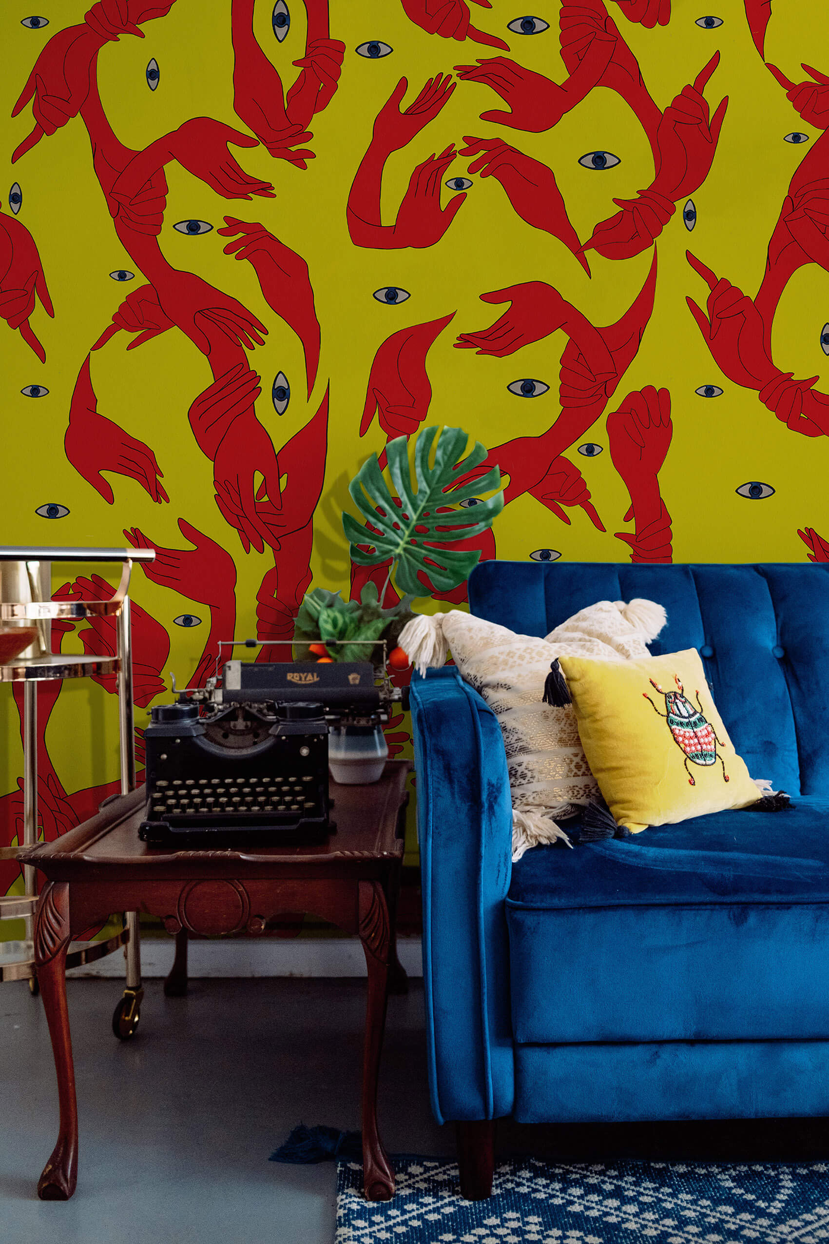 Uno-Nessuno-FLUO-wallpaper-MaVoix-living-room-interior-corner