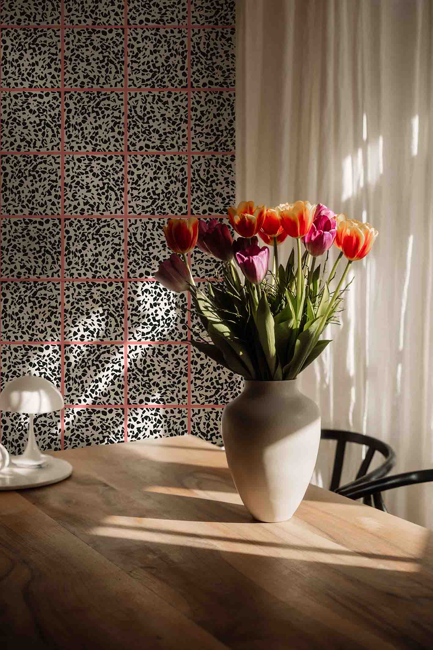 MaVoix-wallpaper-Fuga-fragola-by-Studio-Lievito-pattern-Collezione-Racconti-detail