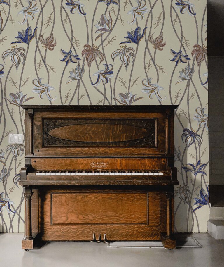 Fiori Caffellatte | Wallpaper — carta da parati MaVoix by Marika Tardio