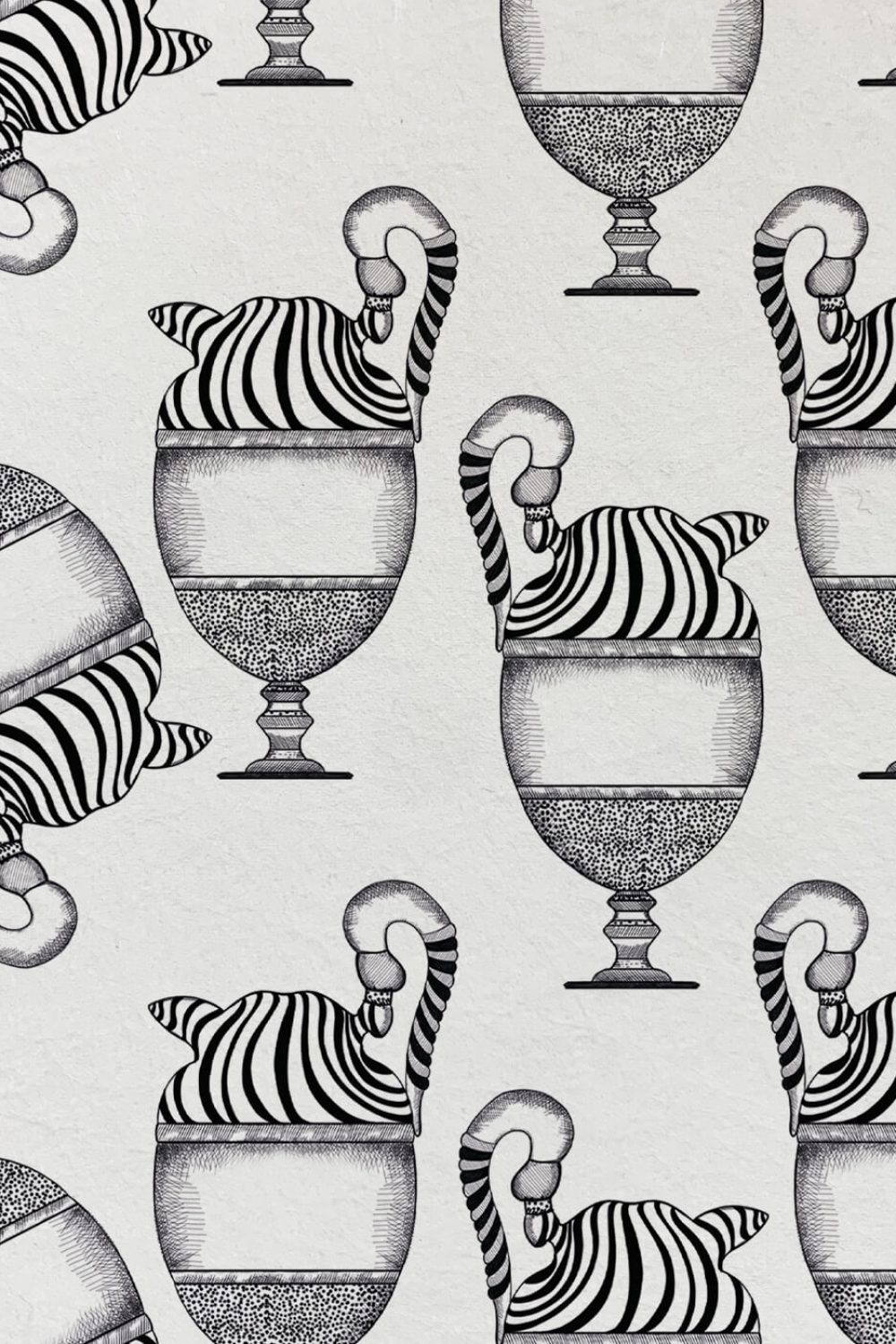 Fontana Bianco & Nero | Wallpaper — carta da parati MaVoix by Marika Tardio