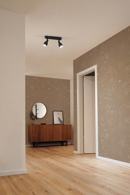 Uno, Nessuno Beige Soft | Wallpaper — carta da parati MaVoix by Marika Tardio