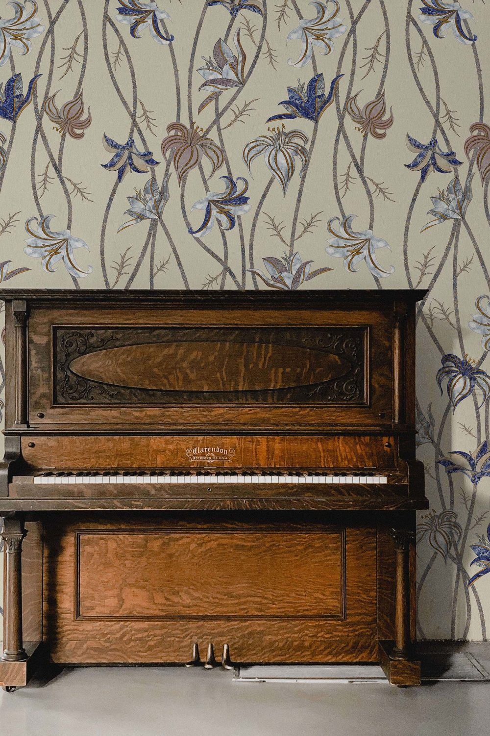 Fiori Caffellatte | Wallpaper — carta da parati MaVoix by Marika Tardio