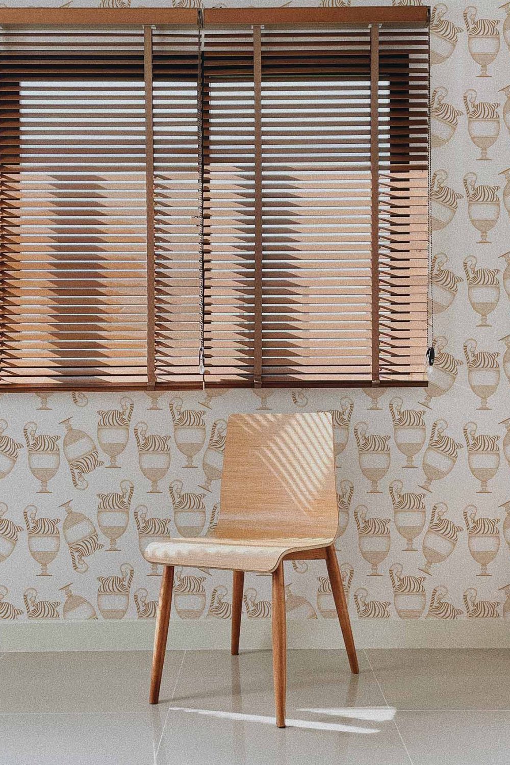 Fontana Bianco & Nocciola | Wallpaper — carta da parati MaVoix by Marika Tardio
