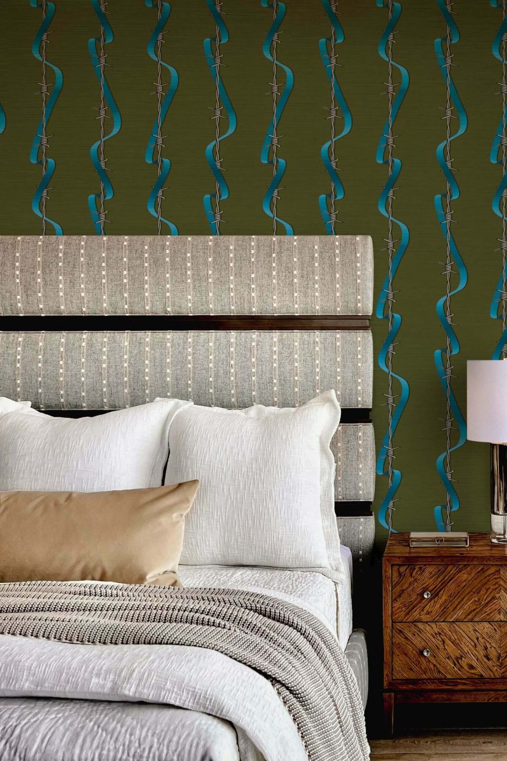 True Love isn’t Hearts and Flowers Verde Oliva | Wallpaper — carta da parati MaVoix by Magnus Gjoen